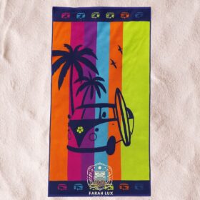 Plažni peškir koji spaja stil, udobnost i sigurnost – gde god da putujete!