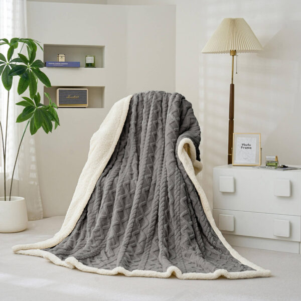 Luksuzno žakard ćebe sa krznom 200x230 Sivo