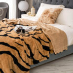 Luksuzni Prekrivač od Zečijeg Krzna za Francuski Ležaj – 200x230 Bengal Tigar - Slika 2