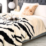 Luksuzni Prekrivač od Zečijeg Krzna za Francuski Ležaj – 200x230 Beli Tigar - Slika 2