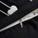 Heart luksuzna posteljina za francuski ležaj sa vezenim detaljima – Black mode - Slika 5