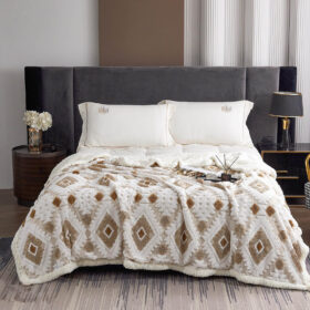 Krzneni romb prekrivač za francuski ležaj – 200x230 Krem