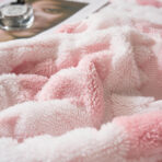 Krzneni romb prekrivač za francuski ležaj – 200x230 Roze - Slika 2