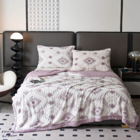 Luksuzni 3D krzneni set za francuski ležaj – Prekrivač + 2 Jastučnice Lila