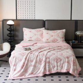 Luksuzni 3D krzneni set za francuski ležaj – Prekrivač + 2 Jastučnice Roze