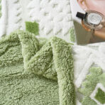 Luksuzni 3D krzneni set za francuski ležaj – Prekrivač + 2 Jastučnice Zeleni - Slika 3