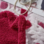 Luksuzni 3D krzneni set za francuski ležaj – Prekrivač + 2 Jastučnice Pink - Slika 2