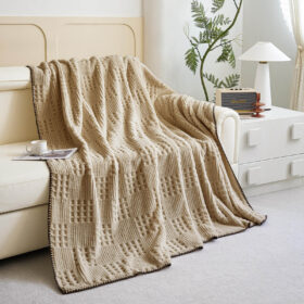 Premium soft touch prekrivač „Elegance“ 150x200 Braon